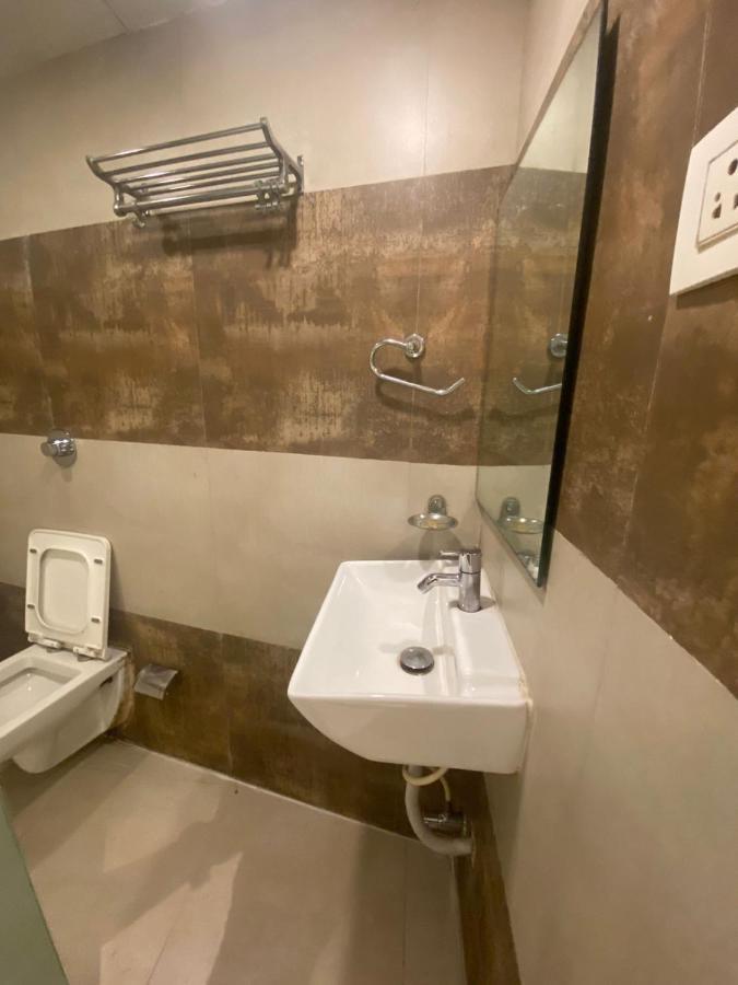 Отель Garden Creek Residency - Near To Mumbai International Airport Экстерьер фото