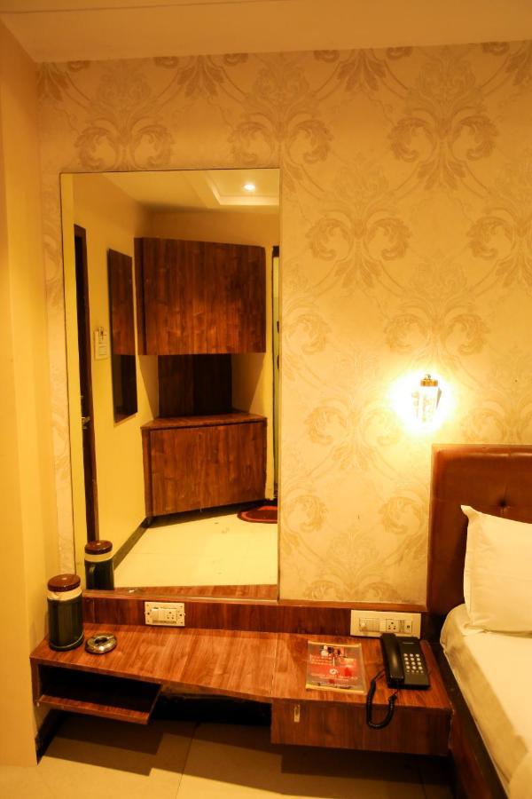 Отель Garden Creek Residency - Near To Mumbai International Airport Экстерьер фото